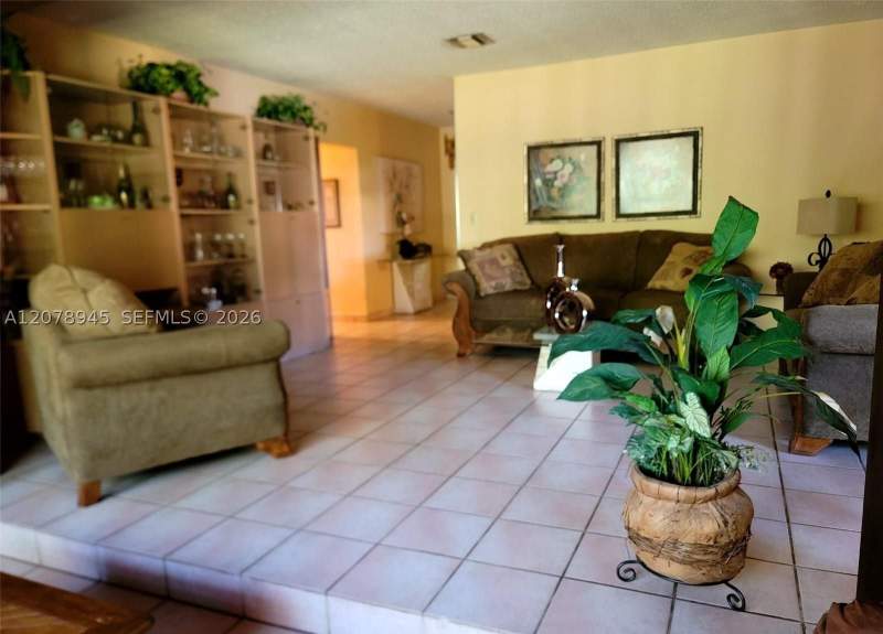 3 bedroom SingleFamilyResidence at 1645 SW 83rd Ave, Westchester Part 1, Miami — photo 3