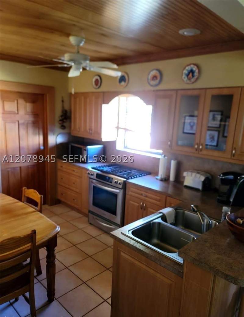 3 bedroom SingleFamilyResidence at 1645 SW 83rd Ave, Westchester Part 1, Miami — photo 5