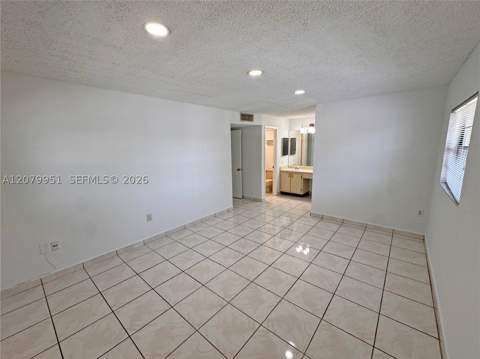 18905 NW 62nd Ave 204, Hialeah FL - photo 14 of 17