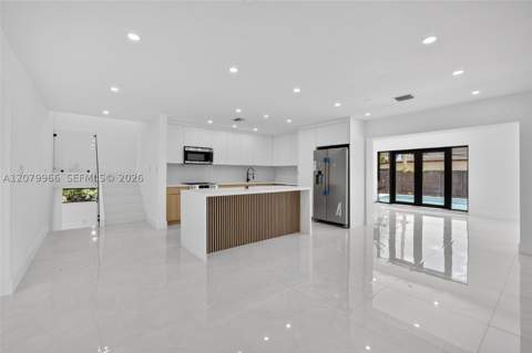 1200 NE 204th Ter, Miami FL - photo 9 of 51