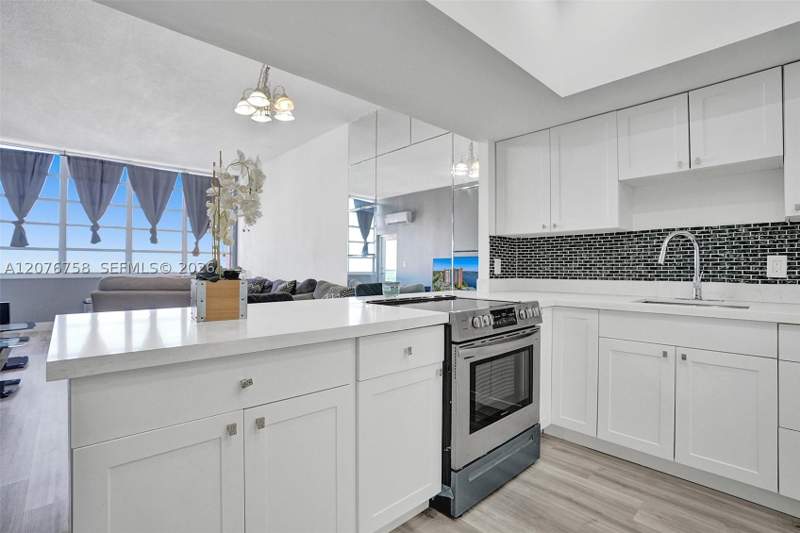 1 bedroom Condominium at 1351 NE Miami Gardens Drive 1703E, Buckley Towers Condo - Ea, Miami — photo 2