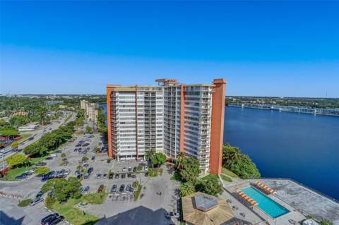 1351 NE Miami Gardens Drive 1703E, Miami FL - photo 6 of 31