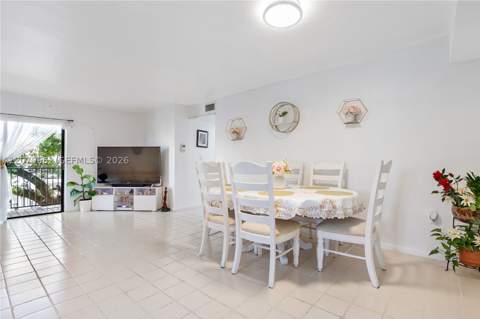 5825 W 25 Ct 212, Hialeah FL - photo 6 of 32