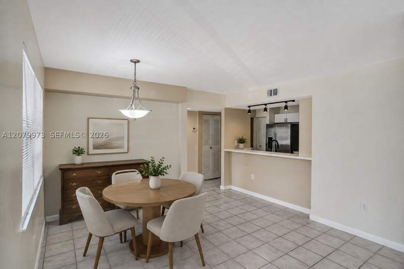 2 bedroom Condominium at 8660 SW 212th St 111, Le Club At Old Cutler Con, Cutler Bay — photo 3