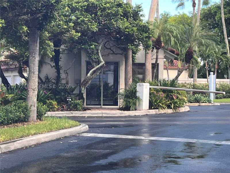 4 bedroom SingleFamilyResidence at 5348 NW 106th Ct, Doral Sands, Doral — photo 2