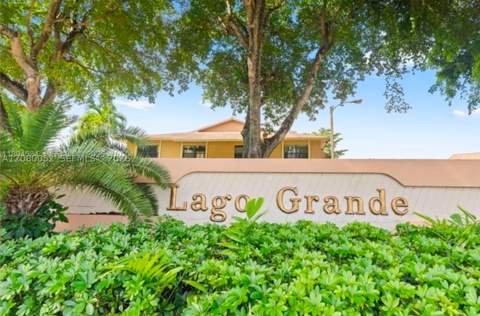 6480 W 27th Ct 54-22, Hialeah FL - photo 12 of 19