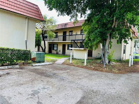 6565 W 26th Dr 34-104, Hialeah FL - photo 12 of 18