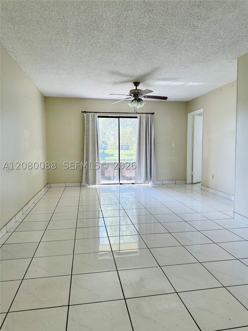 2 bedroom Condominium at 6565 W 26th Dr 34-104, Lago Grande Three-A Condo, Hialeah — photo 3