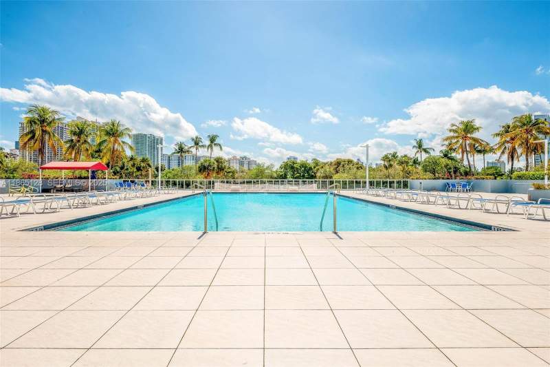 2 bedroom Condominium at 3675 N Country Club Drive 1909, Aventura Eldorado Condo, Aventura — photo 3