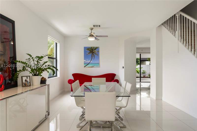 4 bedroom SingleFamilyResidence at 10269 NW 86th St, Grand Bay North, Doral — photo 4