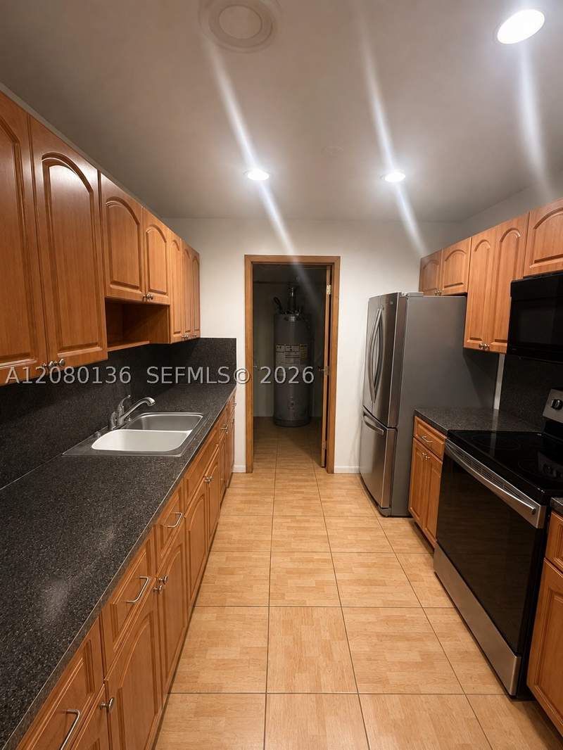 3 bedroom SingleFamilyResidence at 2901 NW 209th Ter, Liberty Homes Estates Sec, Miami Gardens — photo 5