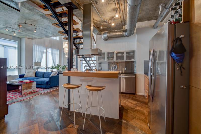 3 bedroom Condominium at 10 SW South River Dr Phii08, Neo Condo, Miami — photo 3
