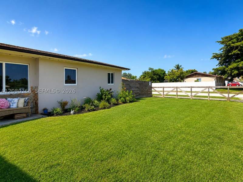 4 bedroom SingleFamilyResidence at 1211 NW 18th St, Homriv Subdivision, Homestead — photo 4