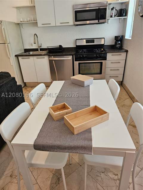 500 14th St 203, Miami Beach FL - photo 11 of 29