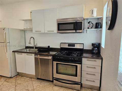 500 14th St 203, Miami Beach FL - photo 12 of 29