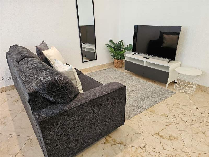 1 bedroom Condominium at 500 14th St 203, The Bayliss Condo, Miami Beach — photo 2