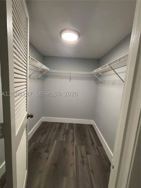 453 NE 210th Ter, Miami FL - photo 15 of 23