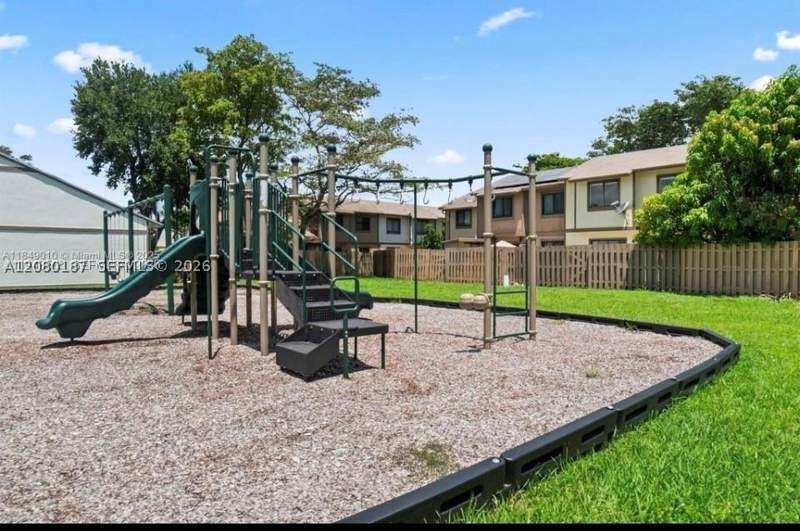 3 bedroom Townhouse at 453 NE 210th Ter, Northpointe At The Calif, Miami — photo 3