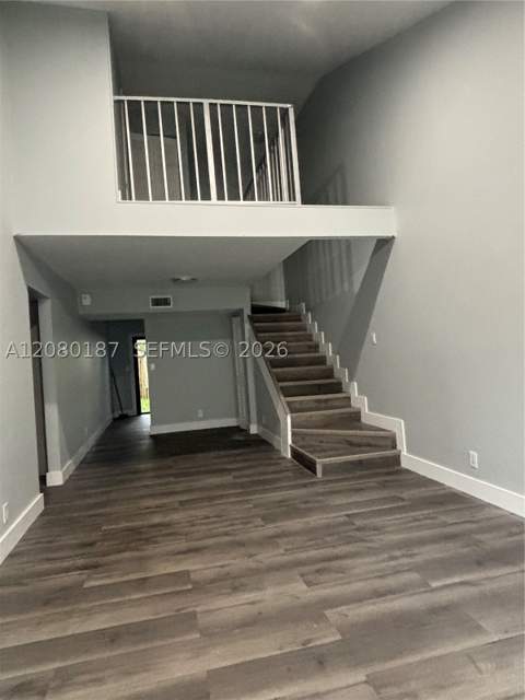 453 NE 210th Ter, Miami FL - photo 7 of 23