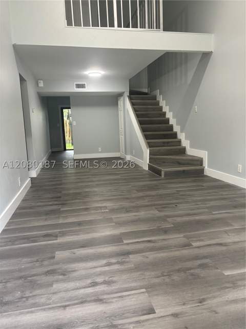 453 NE 210th Ter, Miami FL - photo 8 of 23