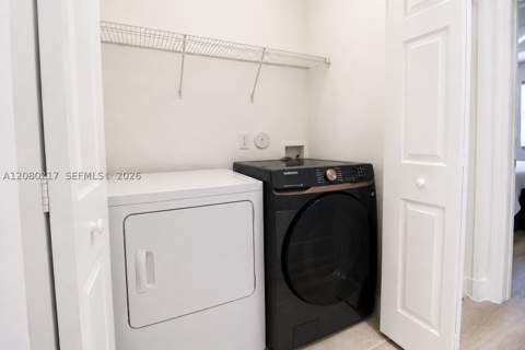 10327 NW 89th Ter, Doral FL - photo 21 of 35