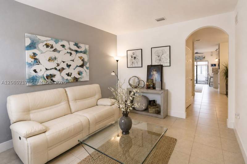 3 bedroom Townhouse at 10327 NW 89th Ter, Grand Bay North, Doral — photo 3