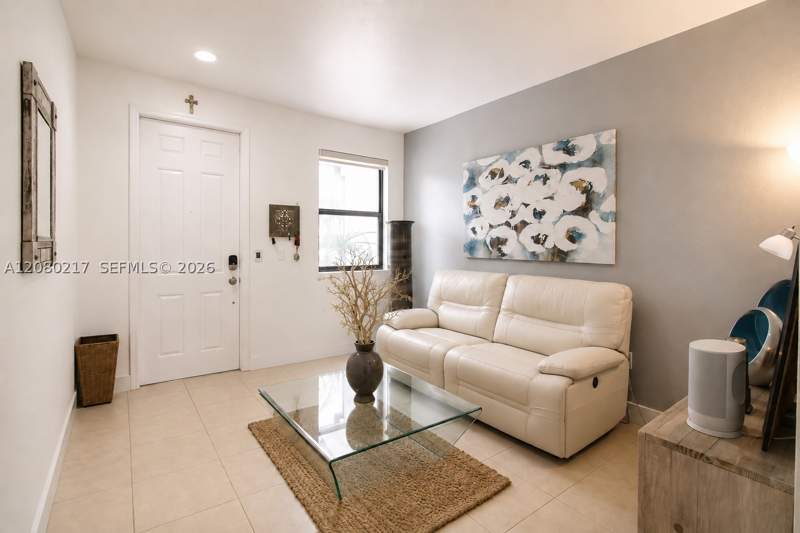 3 bedroom Townhouse at 10327 NW 89th Ter, Grand Bay North, Doral — photo 4