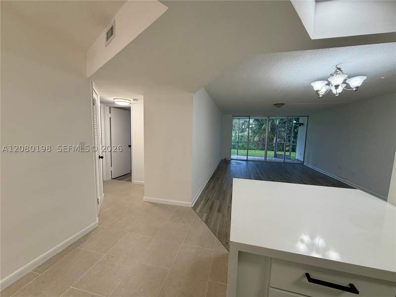 2 bedroom Condominium at 1101 NE 191st St H101, Rolling Green Condo H, Miami — photo 4