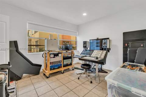 1975 W 44th Pl A302, Hialeah FL - photo 23 of 30