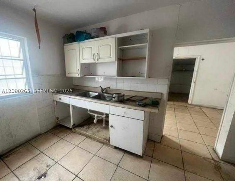 2 bedroom SingleFamilyResidence at 3708 NW 12th Ave, N Miami Estates, Miami — photo 2