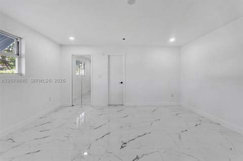 860 NW 207th St, Miami Gardens FL - photo 13 of 41