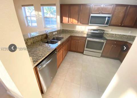 8650 NW 97 Ave 108, Doral FL - photo 7 of 17
