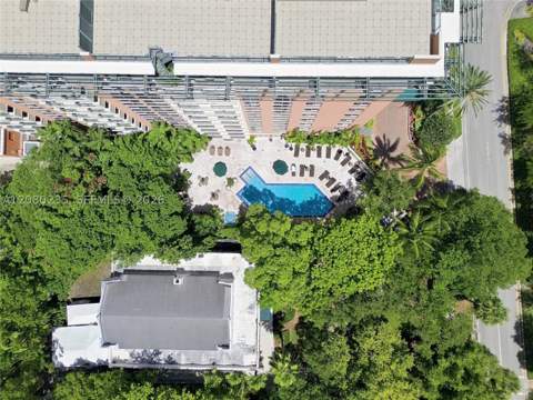 2951 S Bayshore Dr 305, Miami FL - photo 22 of 32
