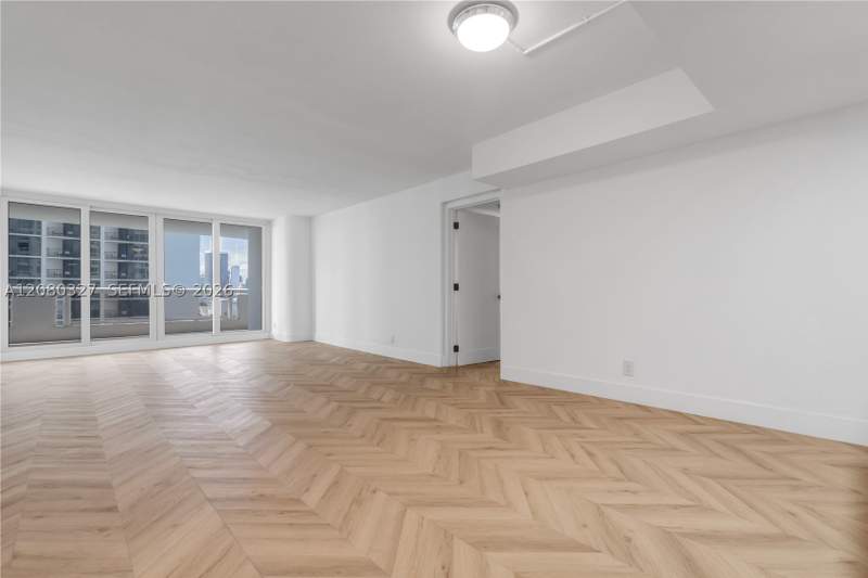 2 bedroom Condominium at 1717 N Bayshore Dr A-1541, Venetia Condo, Miami — photo 3