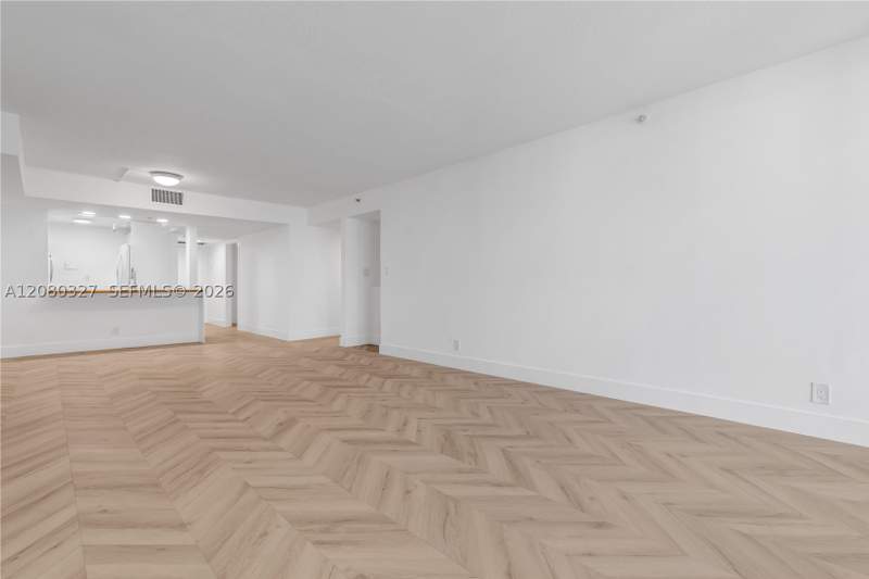 2 bedroom Condominium at 1717 N Bayshore Dr A-1541, Venetia Condo, Miami — photo 4