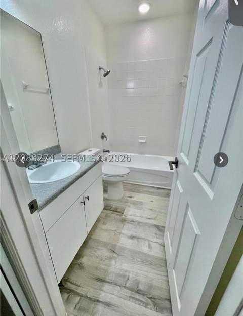 10902 NW 83 St 219, Doral FL - photo 9 of 12