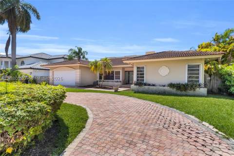 2930 NE 164th St, North Miami Beach FL - photo 13 of 50