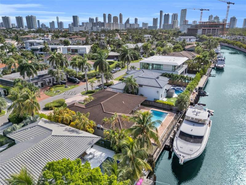 3 bedroom SingleFamilyResidence at 2930 NE 164th St, Eastern Shores, North Miami Beach — photo 3