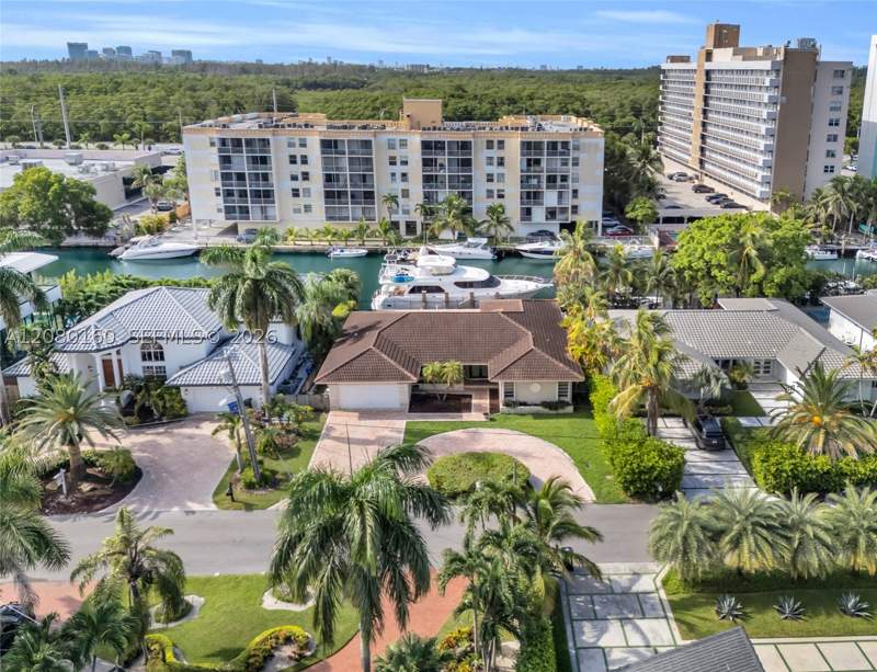3 bedroom SingleFamilyResidence at 2930 NE 164th St, Eastern Shores, North Miami Beach — photo 4