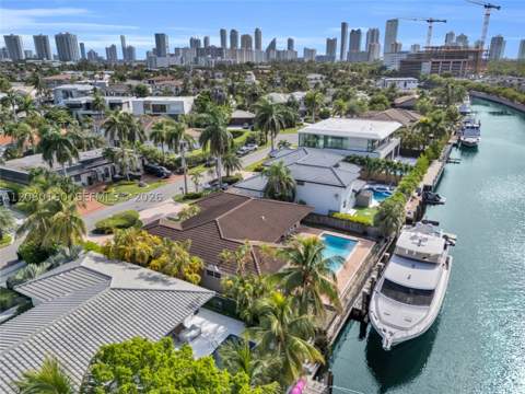 2930 NE 164th St, North Miami Beach FL - photo 7 of 50