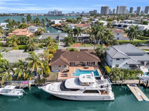 2930 NE 164th St, North Miami Beach FL - photo 9 of 50
