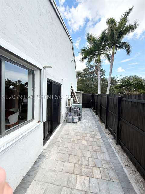 21780 SW 99th Pl, Cutler Bay FL - photo 20 of 38