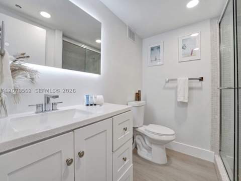 5225 Collins Ave 1516, Miami Beach FL - photo 13 of 32