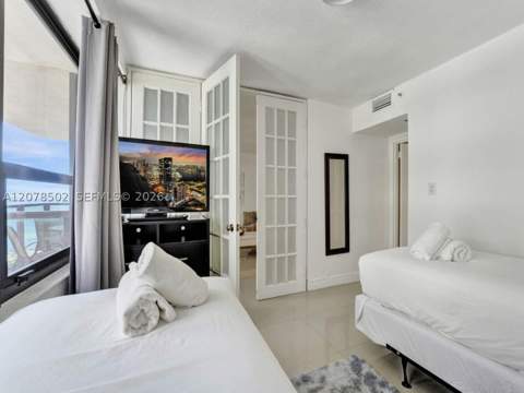 5225 Collins Ave 1516, Miami Beach FL - photo 15 of 32