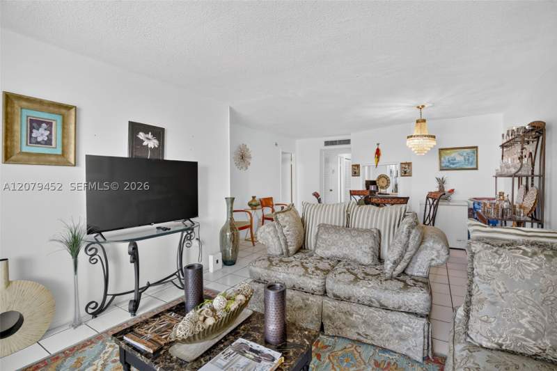 1 bedroom Condominium at 1770 NE 191st St 401-1, Jade Winds Group -, Miami — photo 4