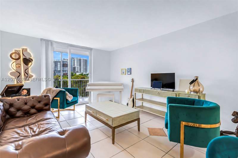 1 bedroom Condominium at 16950 W Dixie Hwy A626, Woodside Apts Condo, North Miami Beach — photo 5