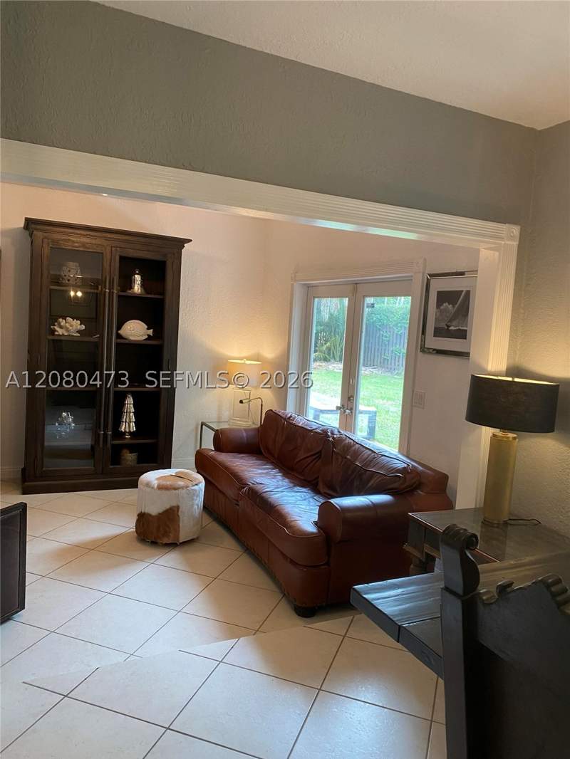 3 bedroom SingleFamilyResidence at 5495 SW 68th Ave, Estonia Sub, Miami — photo 2