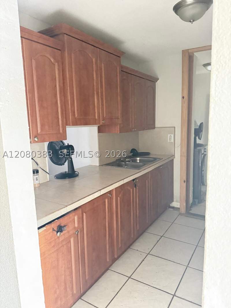 3 bedroom Townhouse at 3887 NW 207th St Rd, Vista Townhouse Sec B, Miami Gardens — photo 3