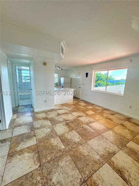 1020 SW 7 th 9, Miami FL - photo 6 of 13