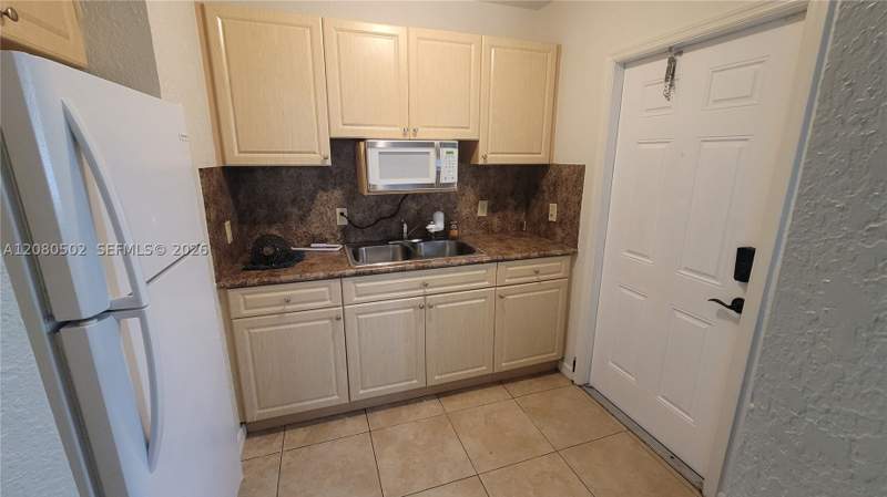 3 bedroom SingleFamilyResidence at 2400 NW 152nd St, Biscayne River Gardens, Miami Gardens — photo 3